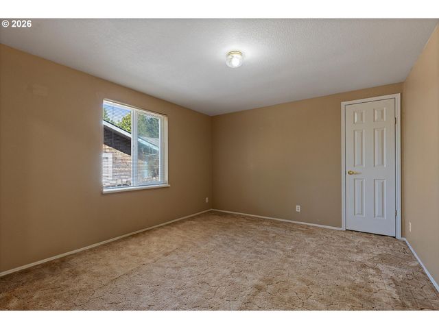 395 SEAGROVE Loop, Lincoln City, OR 97367
