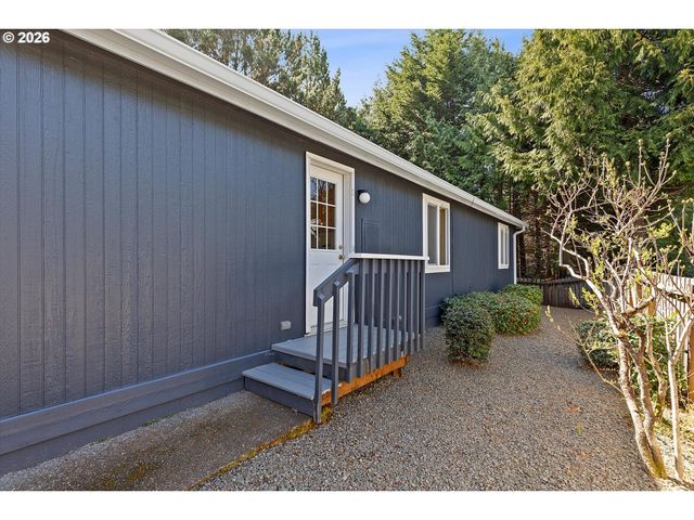 395 SEAGROVE Loop, Lincoln City, OR 97367