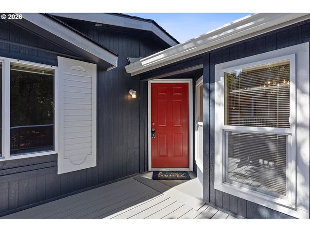 395 SEAGROVE Loop, Lincoln City, OR 97367