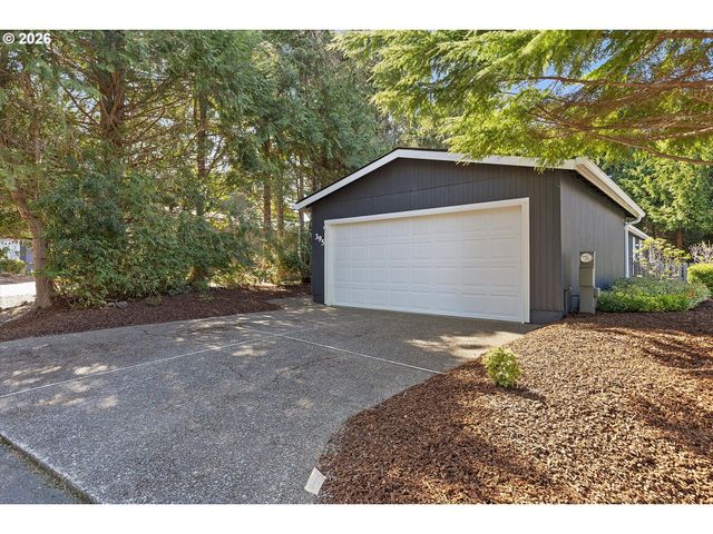 395 SEAGROVE Loop, Lincoln City, OR 97367