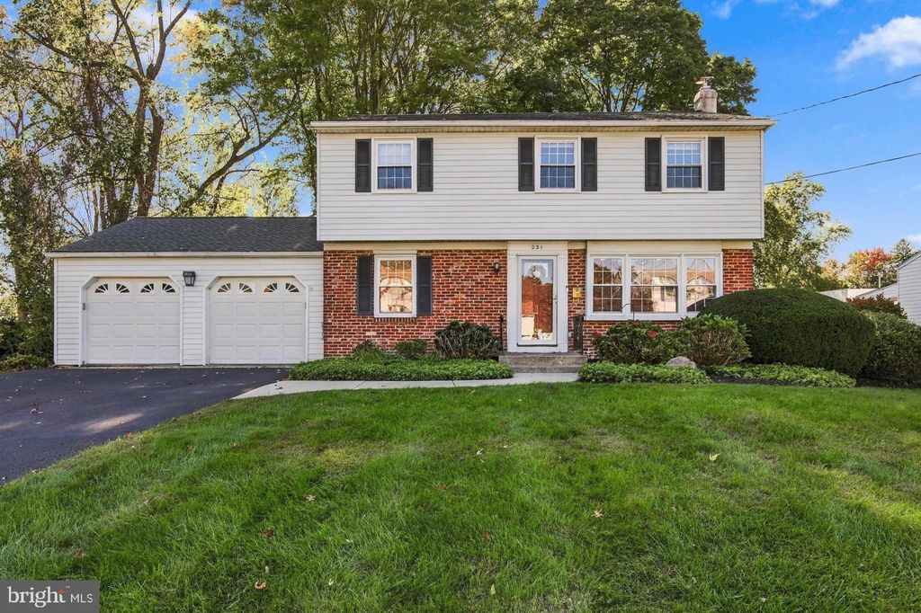 221 CRESTVIEW RD #, HATBORO, PA 19040 — exterior