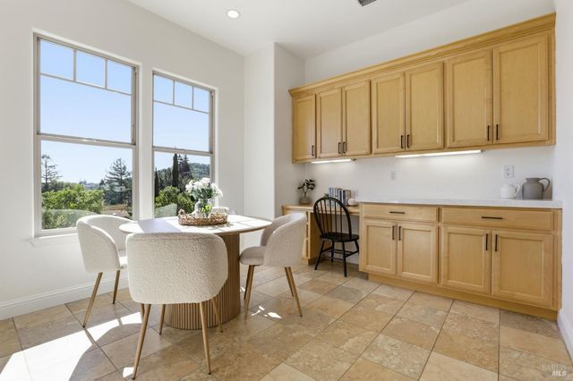 35 Pearl Ct, Novato, CA 94947