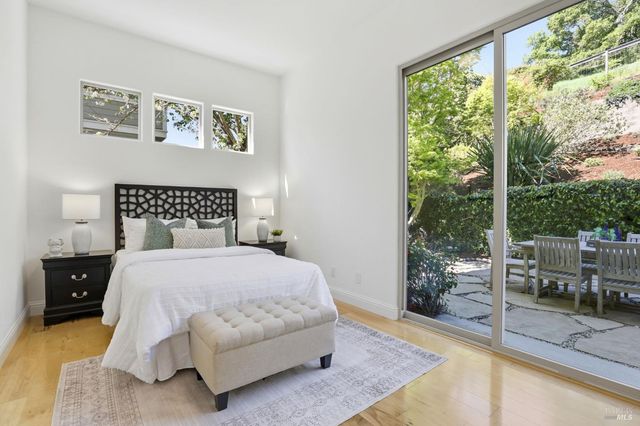 35 Pearl Ct, Novato, CA 94947