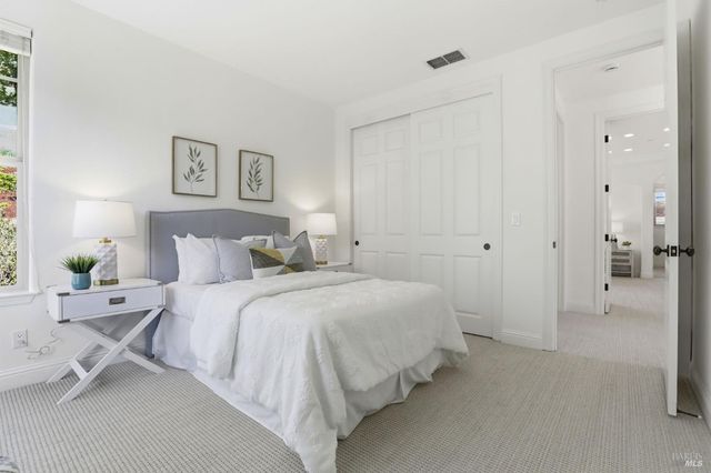 35 Pearl Ct, Novato, CA 94947