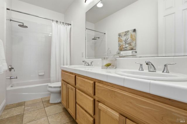 35 Pearl Ct, Novato, CA 94947