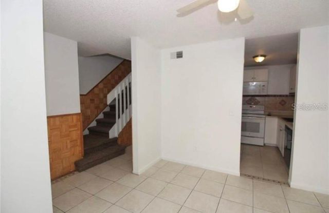 2332 HUNTINGTON GREEN COURT 7, Orlando, FL 32839