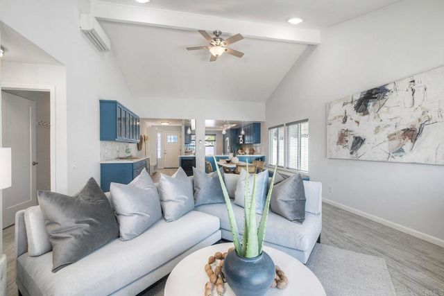 7593 Dehesa Court, Carlsbad, CA 92009
