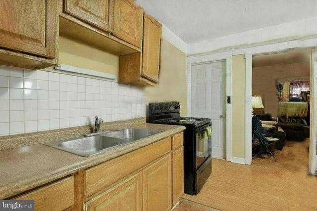 702-704 E CHESTNUT ST, Coatesville, PA 19320