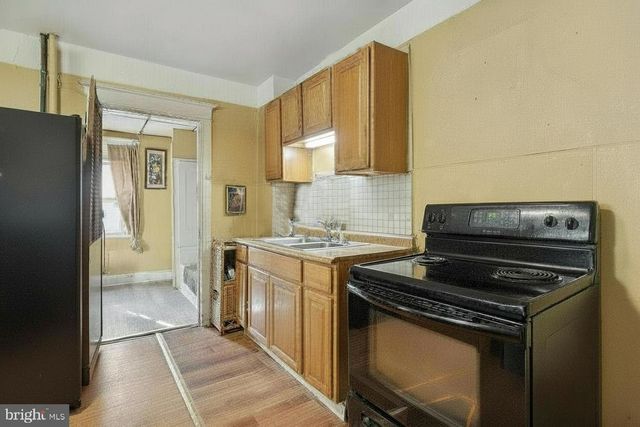 702-704 E CHESTNUT ST, Coatesville, PA 19320