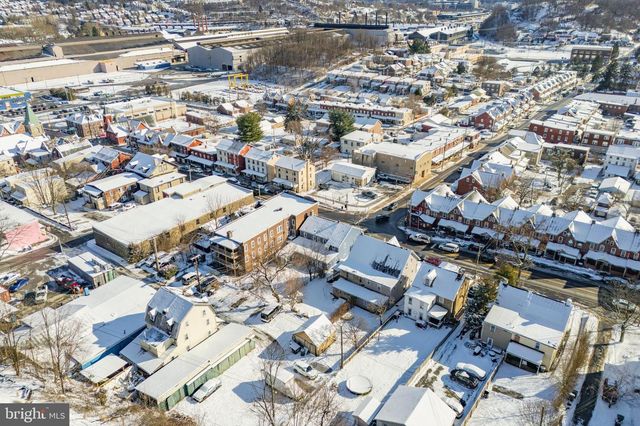 702-704 E CHESTNUT ST, Coatesville, PA 19320