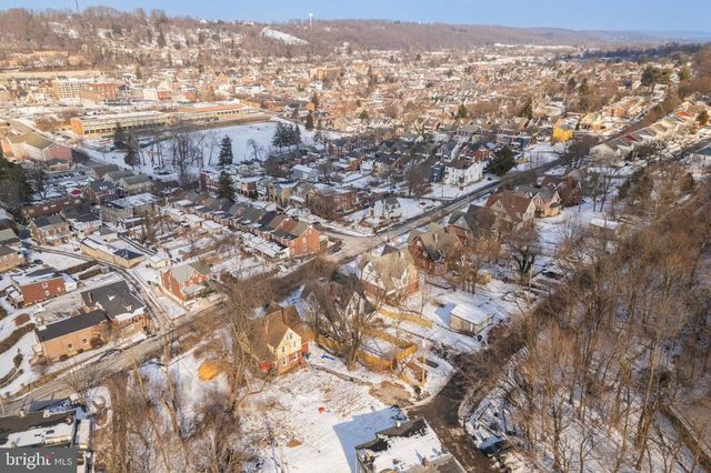 702-704 E CHESTNUT ST, Coatesville, PA 19320