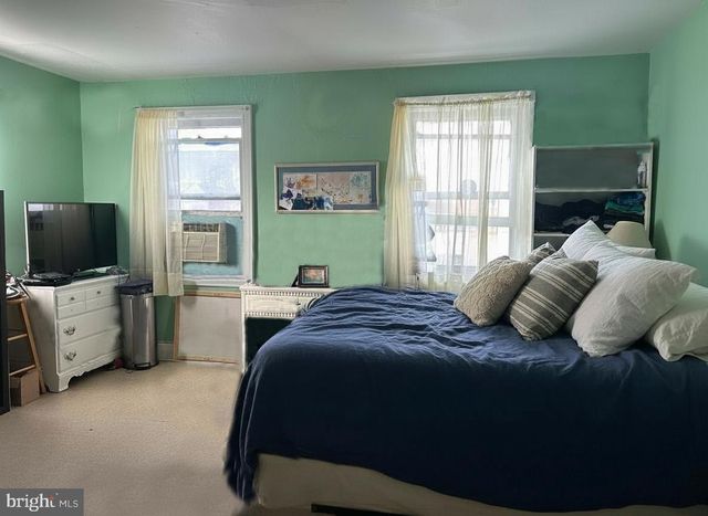 702-704 E CHESTNUT ST, Coatesville, PA 19320