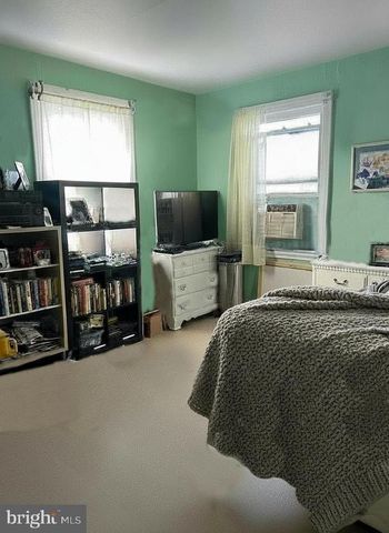 702-704 E CHESTNUT ST, Coatesville, PA 19320