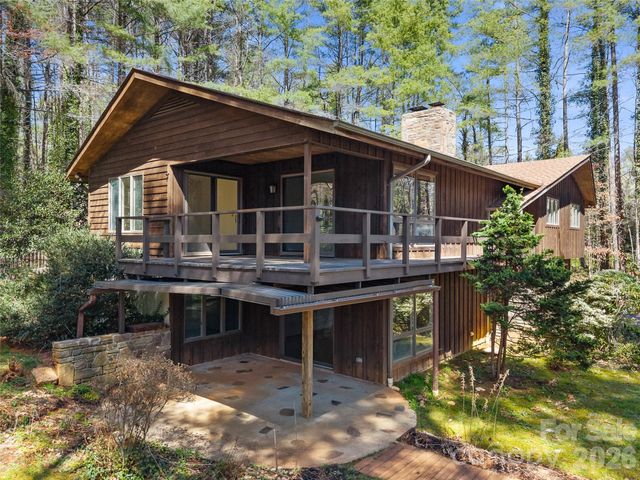 205 Deerpath Lane, Hendersonville, NC 28739