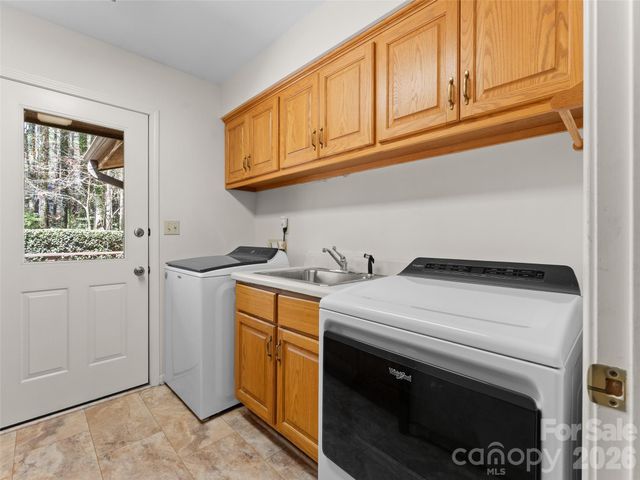 205 Deerpath Lane, Hendersonville, NC 28739