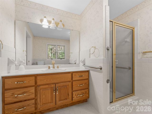 205 Deerpath Lane, Hendersonville, NC 28739