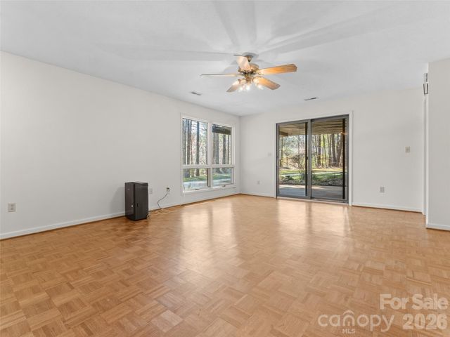 205 Deerpath Lane, Hendersonville, NC 28739