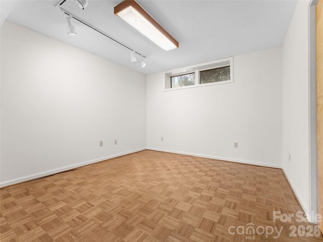 205 Deerpath Lane, Hendersonville, NC 28739