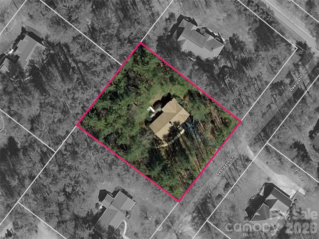 205 Deerpath Lane, Hendersonville, NC 28739