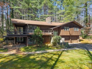 205 Deerpath Lane, Hendersonville, NC 28739