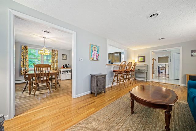 10 Trayer Rd, Canton, MA 02021