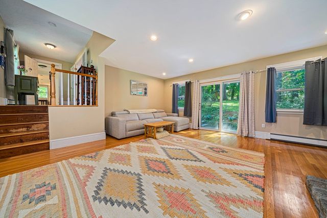 10 Trayer Rd, Canton, MA 02021