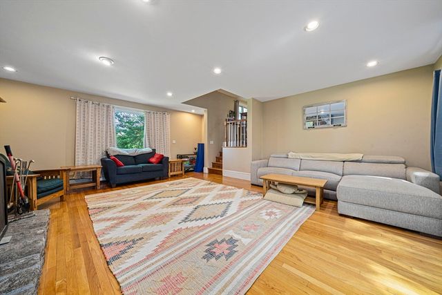 10 Trayer Rd, Canton, MA 02021