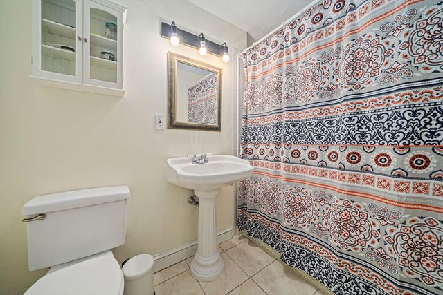 10 Trayer Rd, Canton, MA 02021