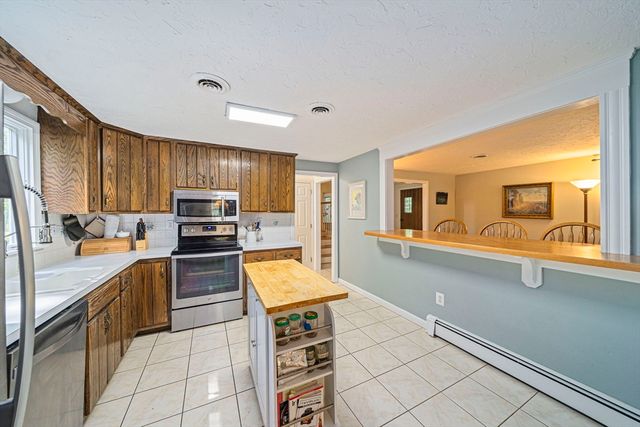 10 Trayer Rd, Canton, MA 02021