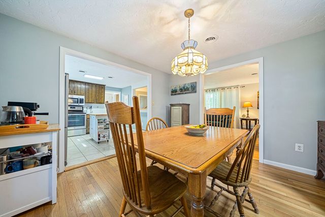 10 Trayer Rd, Canton, MA 02021