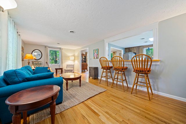 10 Trayer Rd, Canton, MA 02021