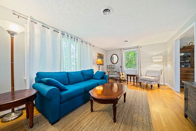 10 Trayer Rd, Canton, MA 02021
