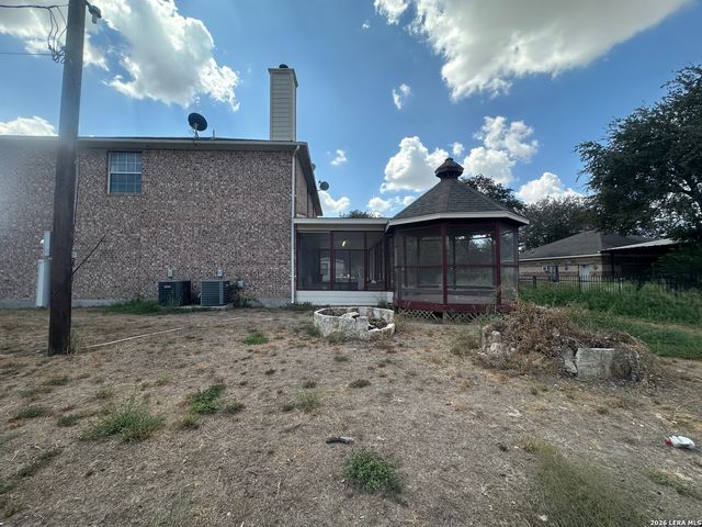 4131 WATERWOOD PASS DR, Elmendorf, TX 78112