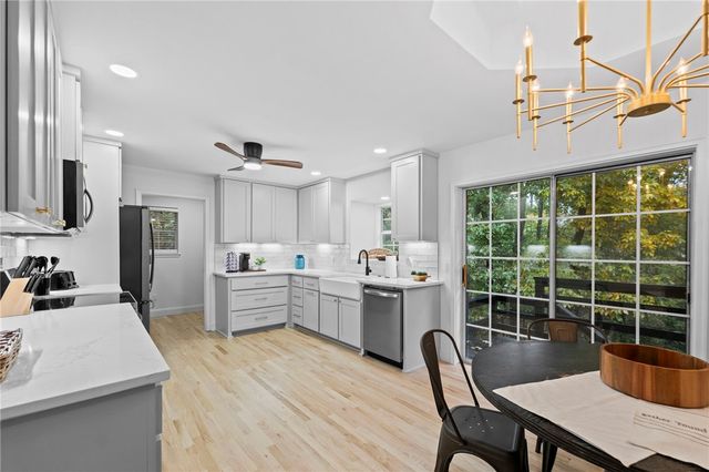 5 Dunvegan Lane, Bella Vista, AR 72715