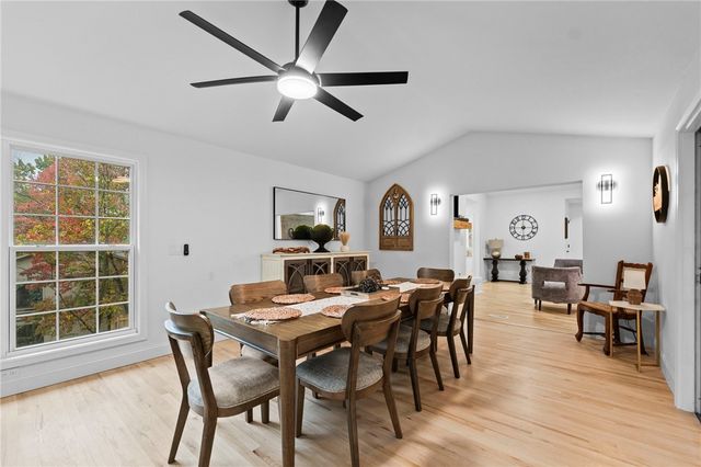 5 Dunvegan Lane, Bella Vista, AR 72715