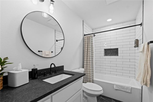 5 Dunvegan Lane, Bella Vista, AR 72715