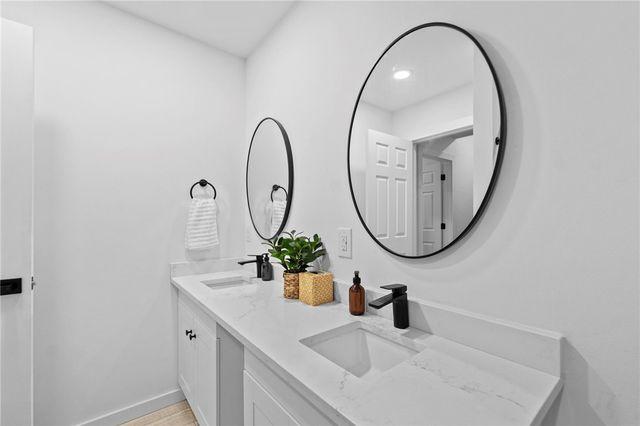 5 Dunvegan Lane, Bella Vista, AR 72715