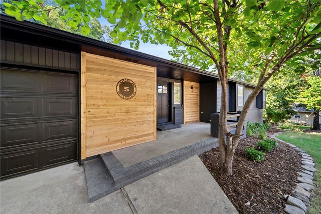 5 Dunvegan Lane, Bella Vista, AR 72715