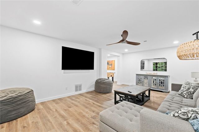 5 Dunvegan Lane, Bella Vista, AR 72715