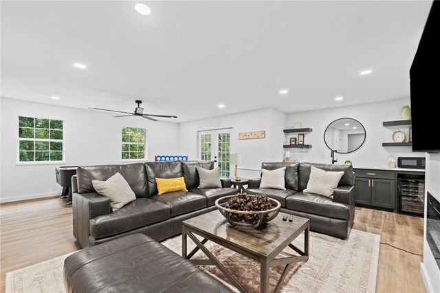 5 Dunvegan Lane, Bella Vista, AR 72715