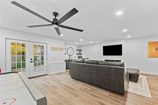 5 Dunvegan Lane, Bella Vista, AR 72715