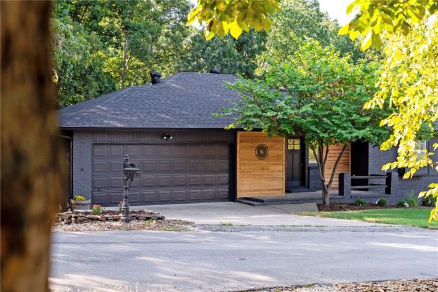 5 Dunvegan Lane, Bella Vista, AR 72715