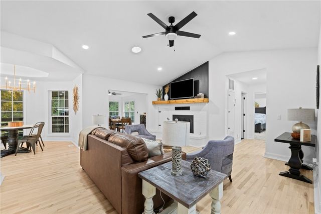 5 Dunvegan Lane, Bella Vista, AR 72715