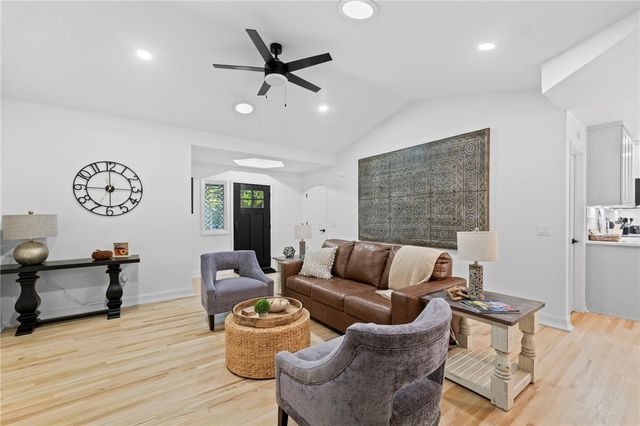 5 Dunvegan Lane, Bella Vista, AR 72715