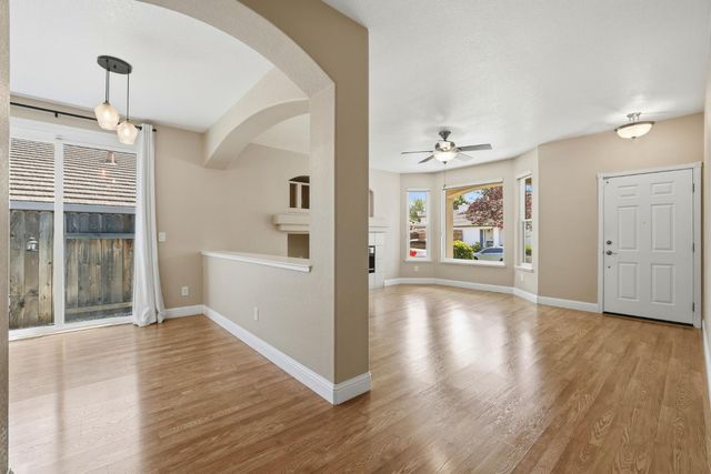 2120 Milan Way, Roseville, CA 95678