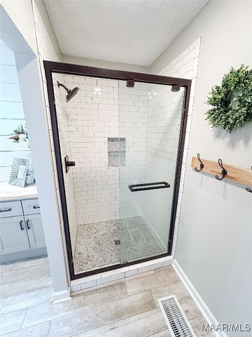 648 County Road 16 ., Valley Grande, AL 36701