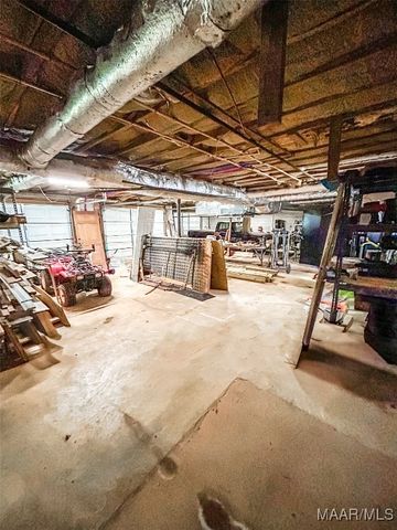 648 County Road 16 ., Valley Grande, AL 36701