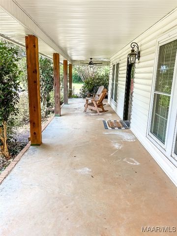 648 County Road 16 ., Valley Grande, AL 36701