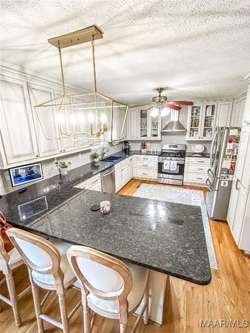 648 County Road 16 ., Valley Grande, AL 36701