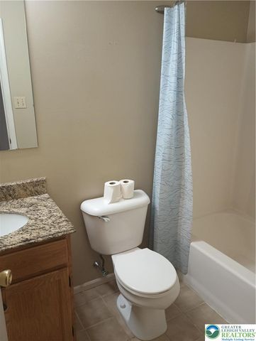 1590 Pinewind, Lower Macungie Twp, PA 18011